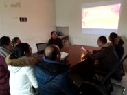 物理学院开展向“卢永根学习”学习会